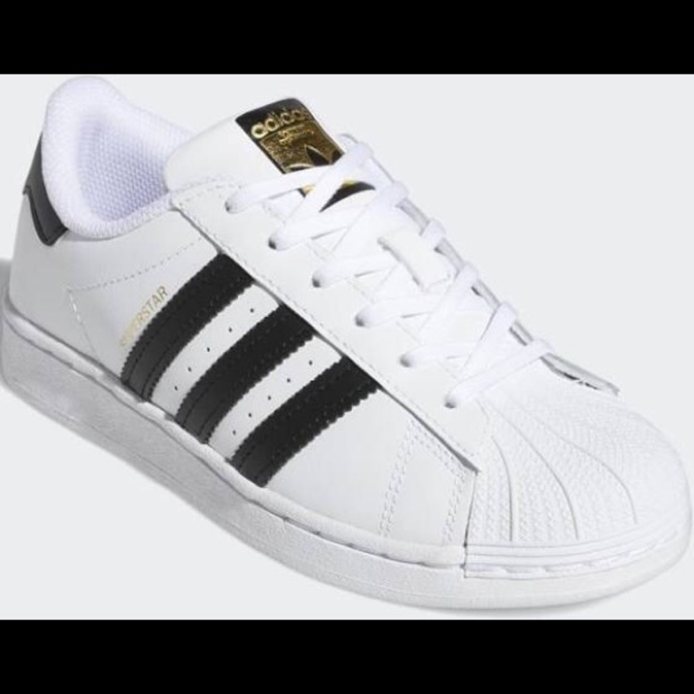 Adidas Shelltops 7.5 wore once!!